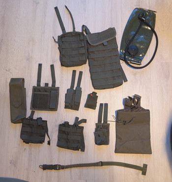 Afbeelding 2 van COMPLEET Invader Gear MOD Combo Tactical Vest OD incl. pouches