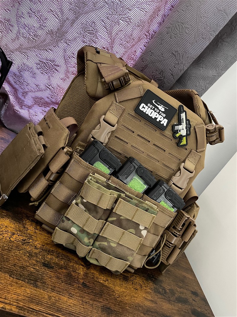 Image 1 for Full compleat chest rig