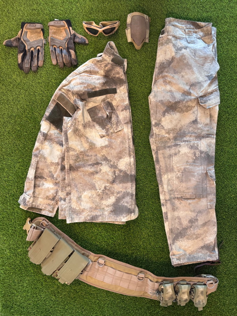 Image 1 for Complete outfit