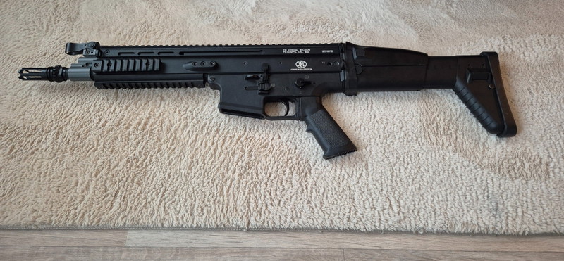 Image 1 for Scar L met werk