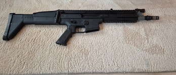 Image 3 for Scar L met werk