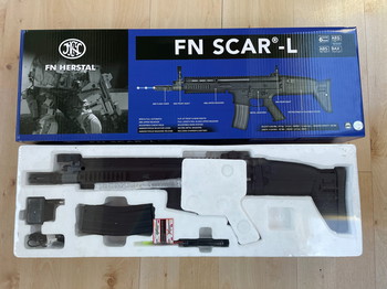 Bild 2 für FN Herstal SCAR-L Mk16 - Black - Cybergun/Cyma + Lipo + Lader & Mag