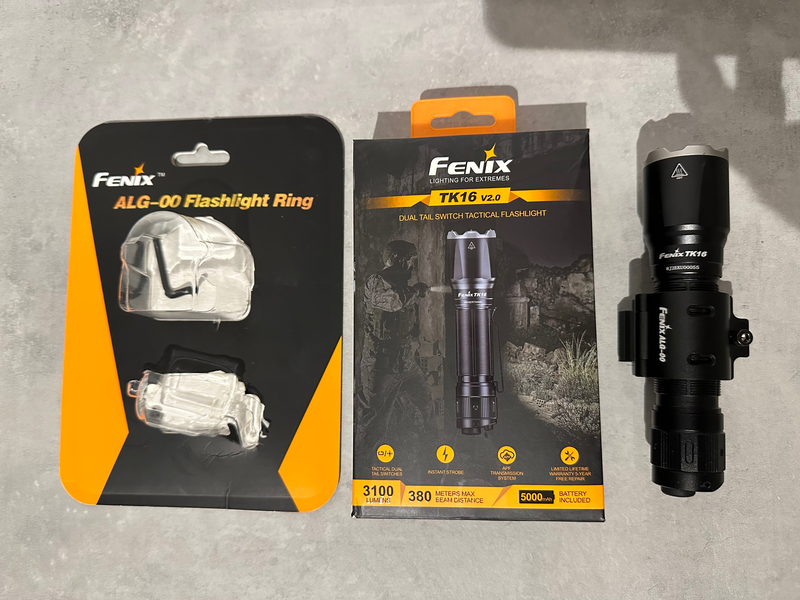 Imagen 1 de Fenix TK16 v2 flashlight & Fenix ALG-00 mount