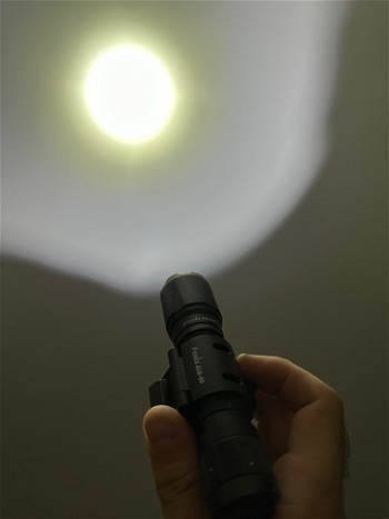Image 4 for Fenix TK16 v2 flashlight & Fenix ALG-00 mount