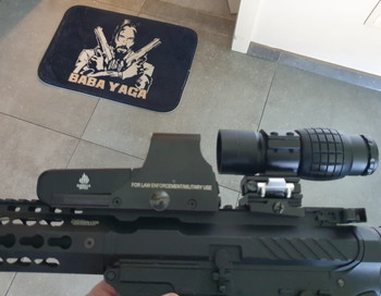 Afbeelding 2 van CM16 SRXL met red dot en magnifier