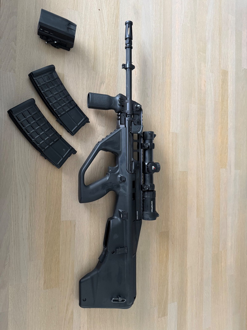 Afbeelding 1 van KWA Lithgow Arms F90 +LPVO, Red dot en 2 mags