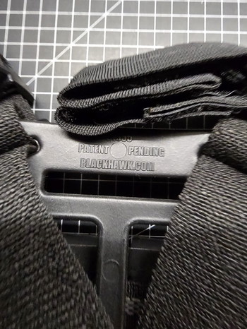 Afbeelding 8 van BLACKHAWK - PORTE CUISSE RIGIDE AVEC 4 PORTE-MAGASINS POUR PISTOLET