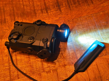 Bild 2 für AN-peq15 element airsoft laser/light