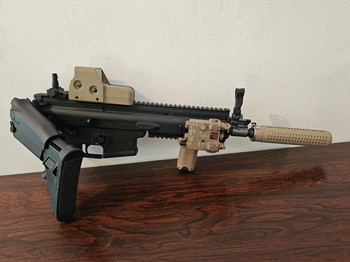 Image 2 pour Cybergun SCAR-L + Attachments mags en accu's