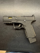 Image for AW customs glock 19 met 2 magazijnen en upgrades!