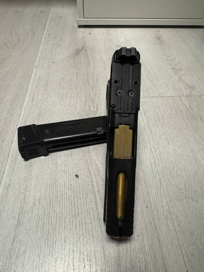 Bild 1 für AW customs glock 19 met 2 magazijnen en upgrades!