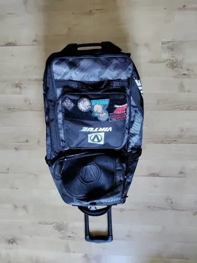 Image 1 for Virtue High Roller Gearbag