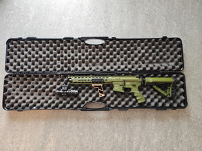 Image pour GC16 Predator M4  AEG with transport Case! And box!
