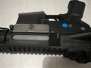 Afbeelding 4 van Specna Arms EDGE E08 | Met Upgrades - Gate Warfet - Maple Leaf - 4 Magazijnen