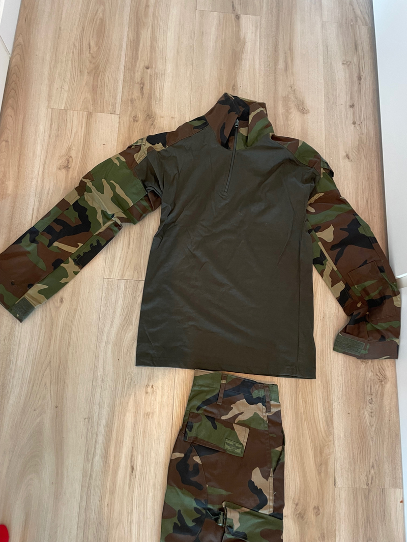 Image 1 pour ONGEDRAGEN | Invader Gear Shirt + Broek (S)