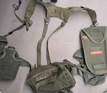 Bild 3 für Gear harnas vietnam era (gereserveerd)
