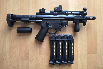 Image 2 for MP5 CYMA PLATINUM CM041L