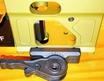 Afbeelding 3 van Aimpoint H2 2MOA / UNITY Micro Mount / American Defense QD TI Lever