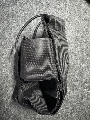 Afbeelding 2 van Stevige portofoon, walkie-talkie houder voor aan de riem