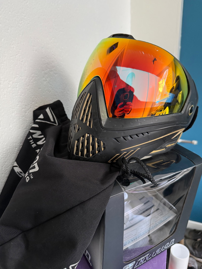 Imagen 1 de Dye i5 Onyx zwart/goud V2.0 airsoft/paintball masker