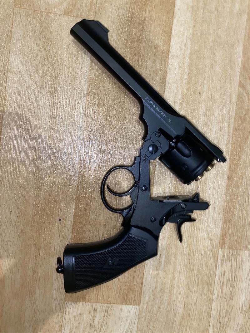 Afbeelding 1 van Well webley revolver met 6 patronen lekt co2