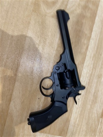 Afbeelding 2 van Well webley revolver met 6 patronen lekt co2