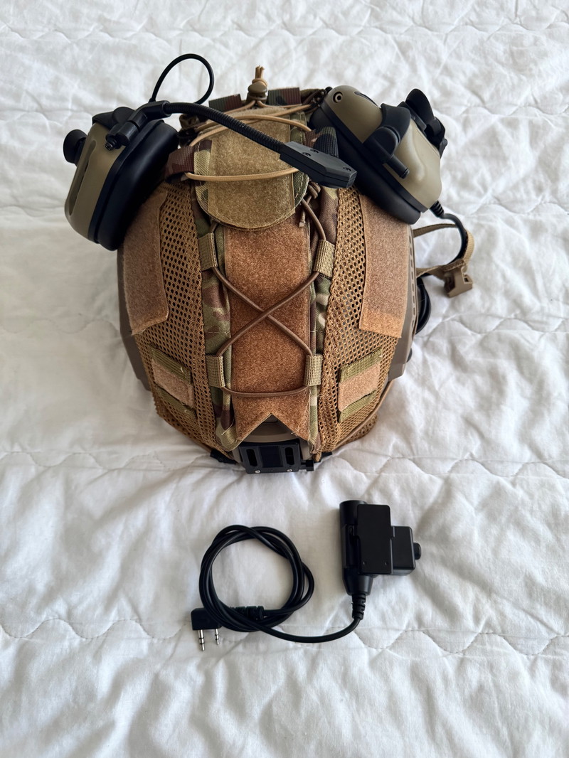 Bild 1 für Complete fma helm met headset en push to talk