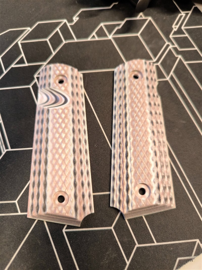 Image 1 pour 1911 g10 grips