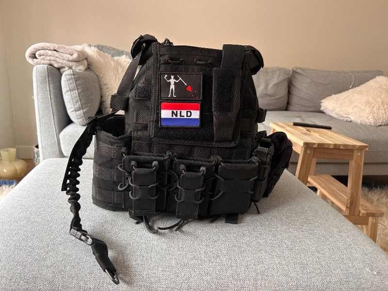 Imagen 1 de Warrior DCS Special Forces Plate Carrier Base Black + Accessoires