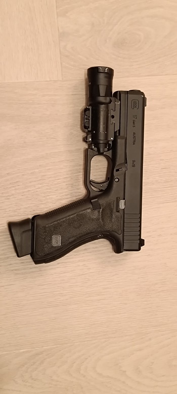 Bild 4 für Vfc Glock 17 Gen 5 met veel extra's