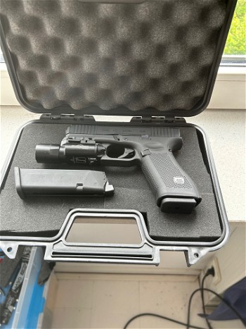 Afbeelding 2 van Glock 45 gen 5 upgraded Incl X300 + 2 mags + hardcase