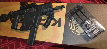 Imagen 2 de Krytac Kriss Vector incl 4 midcaps, Eotech en grip