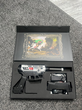 Image 4 for Wolverine Heretic Artical1