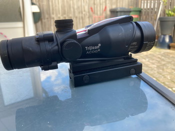Image 2 pour Acog trijicon 4x32 scope