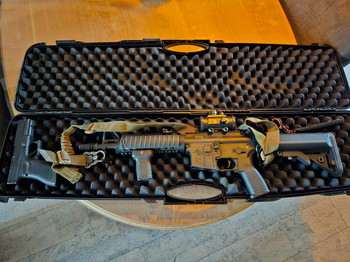 Bild 2 für Assault rifle M4 & Glock 17 + accessoires