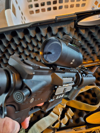 Bild 3 für Assault rifle M4 & Glock 17 + accessoires