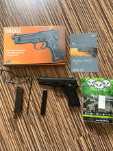 Imagen para ASG / CM M92 mit Metallschlitten Komplettset AEP 6mm BB + Speedballs 0.12g ca. 4000stk + Strike Systems Schießbrille