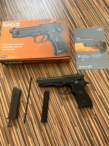 Image 5 pour ASG / CM M92 mit Metallschlitten Komplettset AEP 6mm BB + Speedballs 0.12g ca. 4000stk + Strike Systems Schießbrille