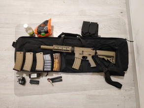 Imagen para Cybergun AEG M4 Dessert Edition + Toebehoren