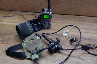 Image pour Complete Midland G9 set met MultiCam Warior headset, PTT en complete covert set