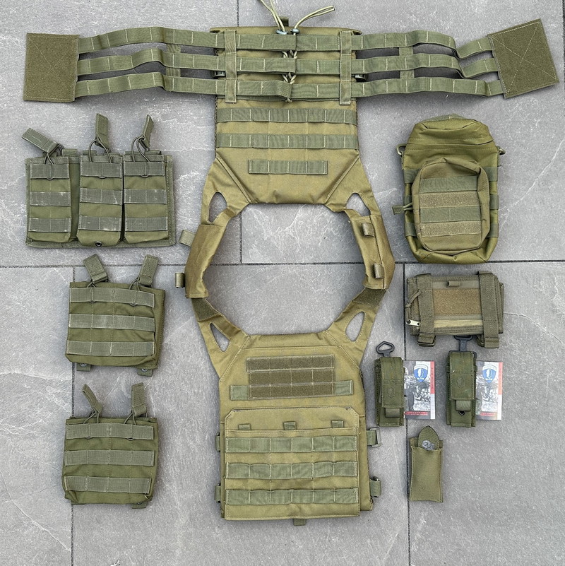 Afbeelding 1 van Plate Carrier en diversen Pouches kleur Olive Drab (OD)