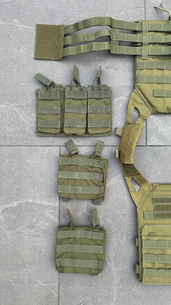 Afbeelding 2 van Plate Carrier en diversen Pouches kleur Olive Drab (OD)