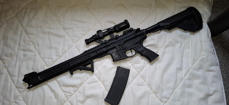 Afbeelding 1 van CXP-MARS Komodo S1 Stock S3 Gen.2 - Black + Novritsch 1-4x Variable Scope + Toebehoren + Samurai Edge M9 Standard, Gas Blowback, Tokyo Marui, Defectieve.