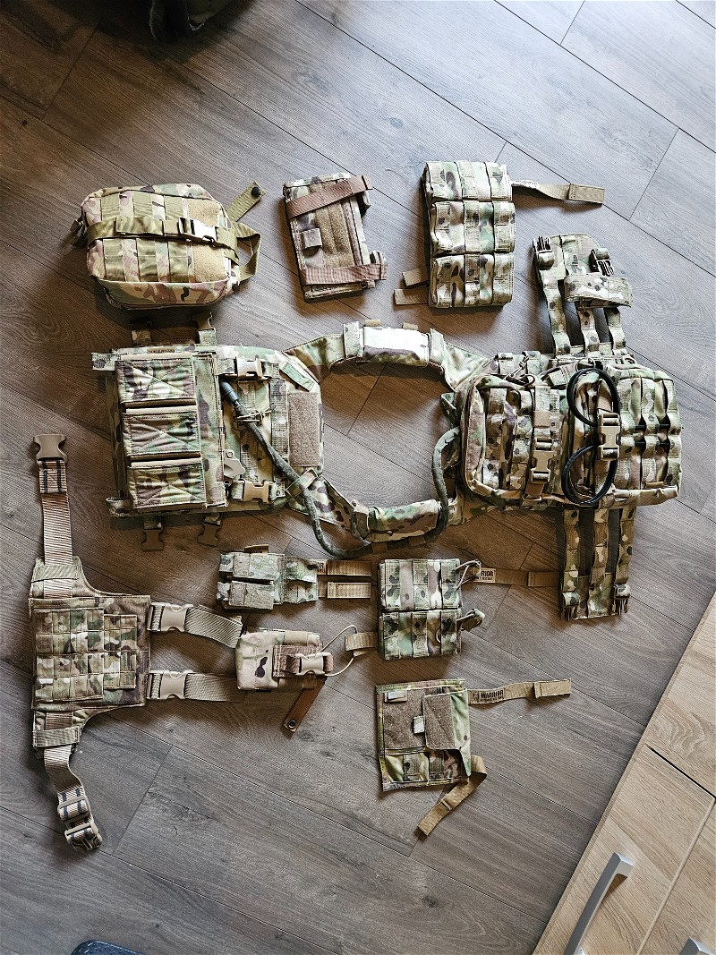 Afbeelding 1 van Warrior assault system met en hoop pouches