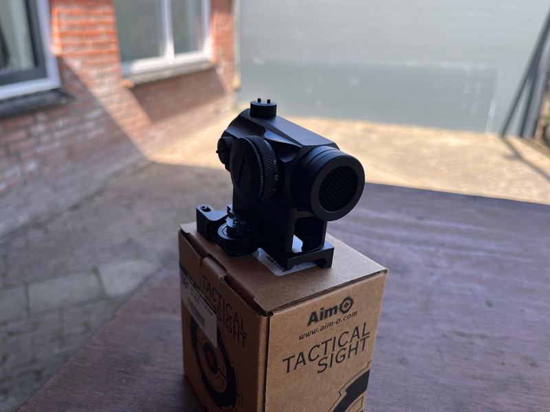 Afbeelding 1 van Te koop red dot AIM-O T1