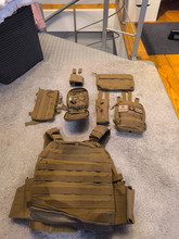 Afbeelding van Plate carrier, porte chargeur, trousse IFAK...