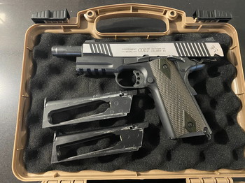 Image 3 pour Colt 1911 Dual Tone