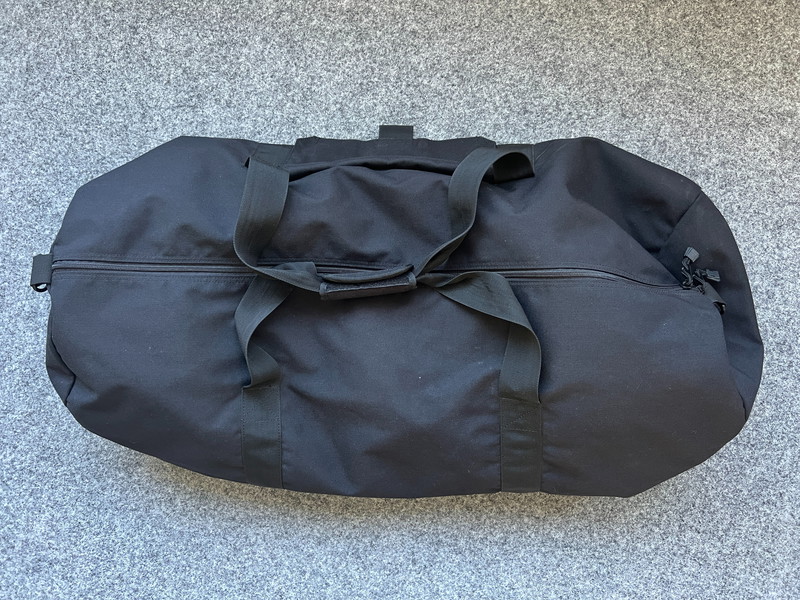 Afbeelding 1 van Black duffel bag