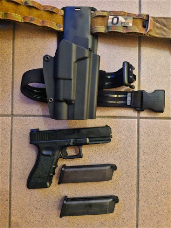 Image 2 pour Glock 17 gen4 te koop met holster