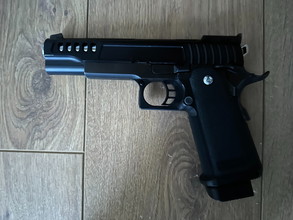 Afbeelding van Tokyo Marui Hi-Capa geupgrade met 6 mags